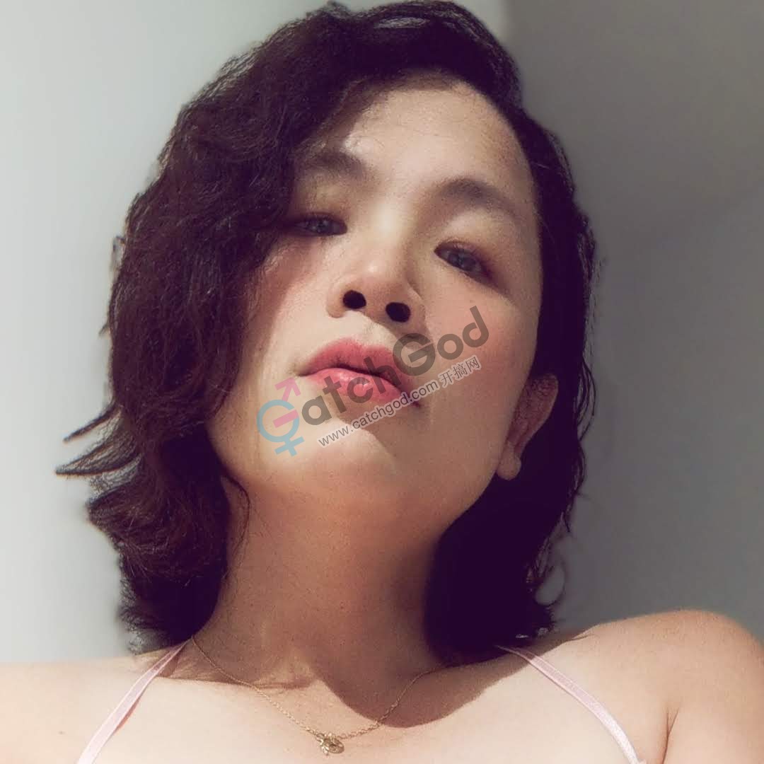 head shot.jpg