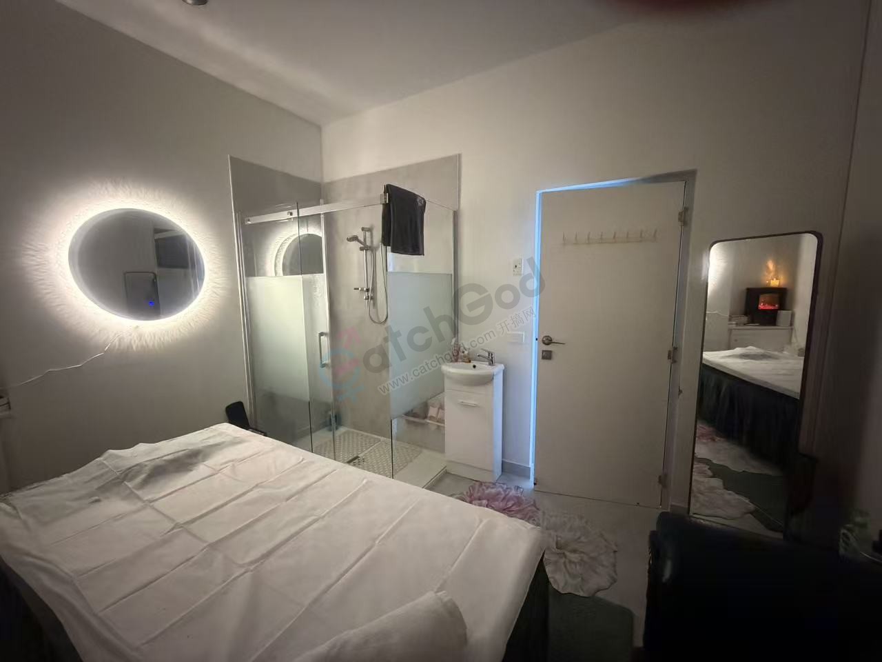 Room5.jpg