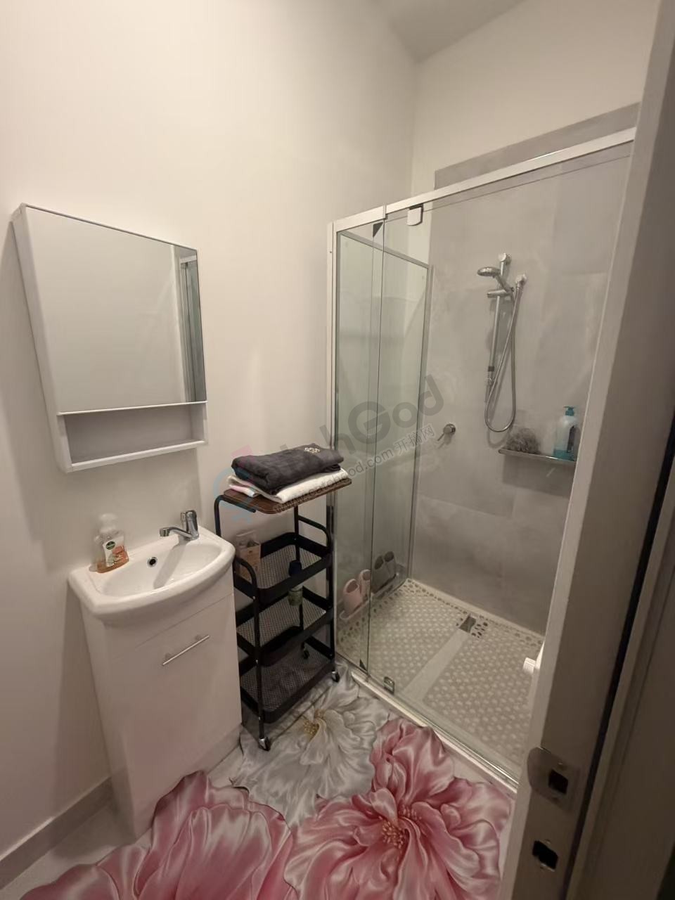 Room6.jpg