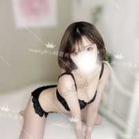 100%初下海！18岁幼齿白虎小林夏美！最嫩黄金年纪SSS级白幼瘦天花板！颜控的福音