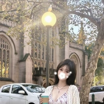 本地学生Molly