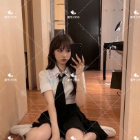 全国外围  上海   亦涵   在校学生  制服  19岁 168cm 92斤 dcup