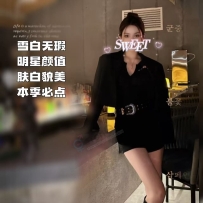清纯 高挑纤细 是我的理想型！